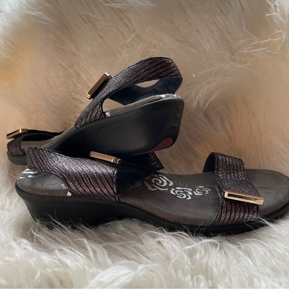 Propet Women’s Purple Shoes Sandals Low Heel Adjustable 8XW (2E) Leather Upper - Picture 3 of 4